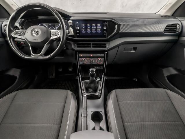 Volkswagen T-Cross 1.0 TSI Life Sport (APPLE CARPLAY, CAMERA, GETINT GLAS, SPORTSTOELEN, CRUISE, NIEUWSTAAT)
