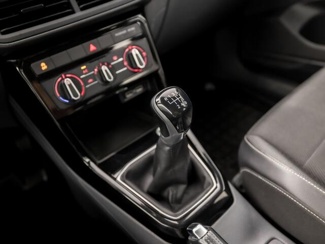Volkswagen T-Cross 1.0 TSI Life Sport (APPLE CARPLAY, CAMERA, GETINT GLAS, SPORTSTOELEN, CRUISE, NIEUWSTAAT)