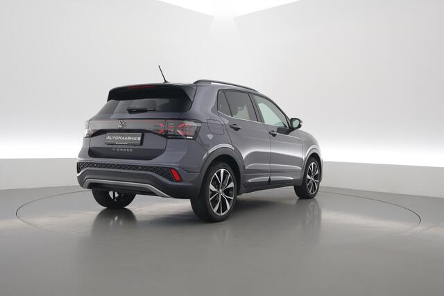 Volkswagen T-Cross 1.0 TSI R-Line DSG | IQ. Light | Apple CarPlay | Camera + PDC | Adapt. Cruise | 18'' | Digi. Cockpit |