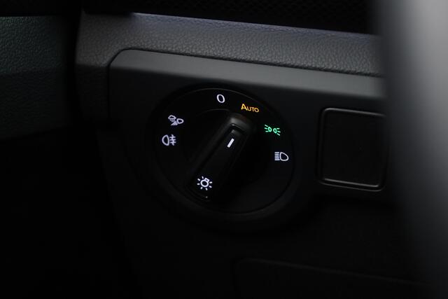 Volkswagen T-Cross 1.0 TSI R-Line DSG | IQ. Light | Apple CarPlay | Camera + PDC | Adapt. Cruise | 18'' | Digi. Cockpit |