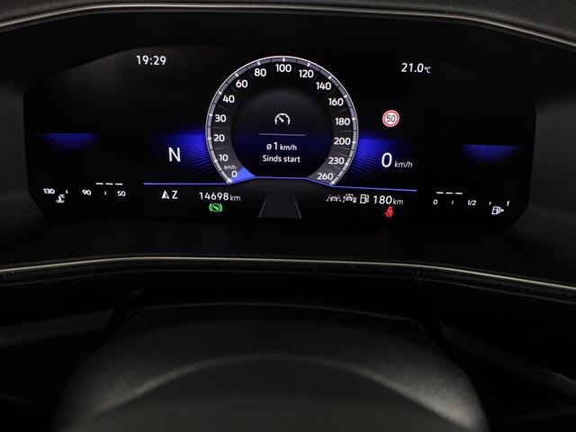 Volkswagen T-Cross 1.5 TSI R-Line 150pk DSG | Trekhaak | Navigatie | Parkeercamera | PDC