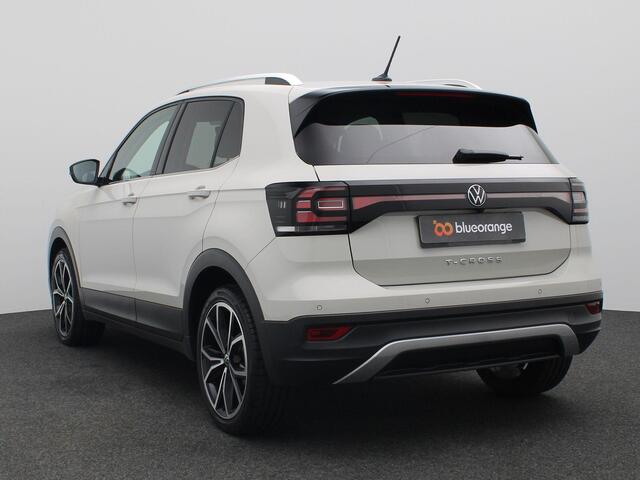 Volkswagen T-Cross 1.0 TSI Style 110PK Achteruitrijcamera, 18" LM Velgen, Black Design Pack, Virtual Cockpit, Clima, Stoelverwarming