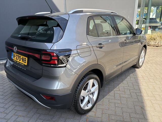 Volkswagen T-Cross 1.0 TSI Style Airco - Parkeersensoren - Navigatie - Licht metalen velgen 17 inch - Dodehoek detector - Dakrails - Bluetooth - Cruise control - Led verlichting - Radio - Start/stop systeem - Stuur multifunc - Elektrische ramen