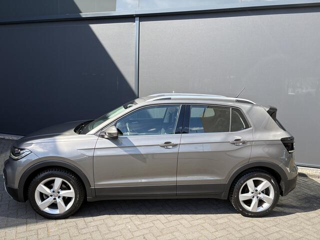 Volkswagen T-Cross 1.0 TSI Style Airco - Parkeersensoren - Navigatie - Licht metalen velgen 17 inch - Dodehoek detector - Dakrails - Bluetooth - Cruise control - Led verlichting - Radio - Start/stop systeem - Stuur multifunc - Elektrische ramen