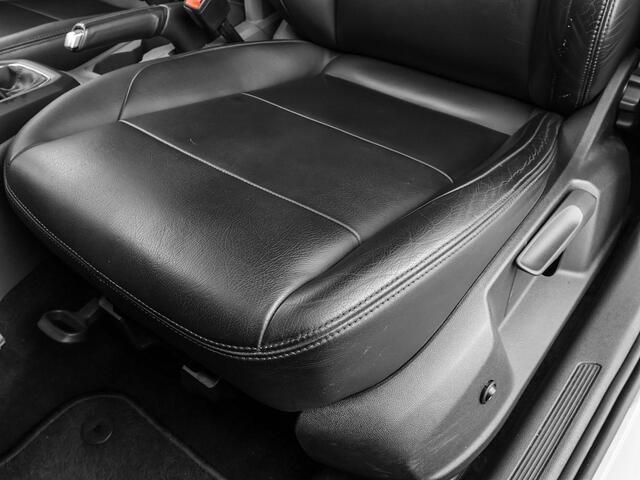Volkswagen T-Cross 1.0 TSI 95pk Life · Apple/Android Car Play · Lederen Bekleding · Stoelverwarming · Dodehoeksensor · ACC ·