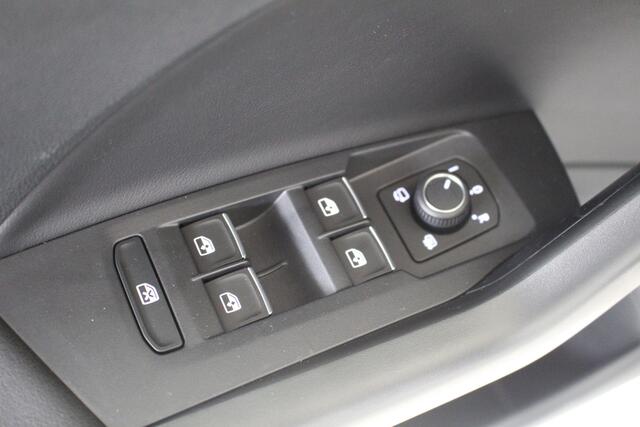 Volkswagen T-Cross 1.0 TSI 115 PK Life Goal DSG Automaat Navigatie | Apple Carplay / Android Auto | PDC | Climate Control | Stoelverwarming