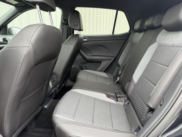 Volkswagen T-Cross 1.0 TSI R-Line | Automaat | Stoelverwarming | Adaptive Cruise Control | Achteruitrijcamera, Parkeersensoren voor en Achter