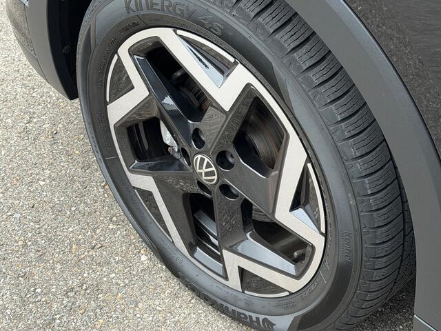 Volkswagen T-Cross 1.5 TSI 150pk DSG R-Line | Camera | Trekhaak | Navi | IQ light | Rijklaar incl. garantie