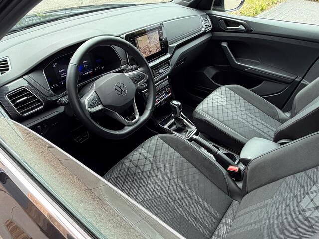 Volkswagen T-Cross 1.5 TSI 150pk DSG R-Line | Camera | Trekhaak | Navi | IQ light | Rijklaar incl. garantie