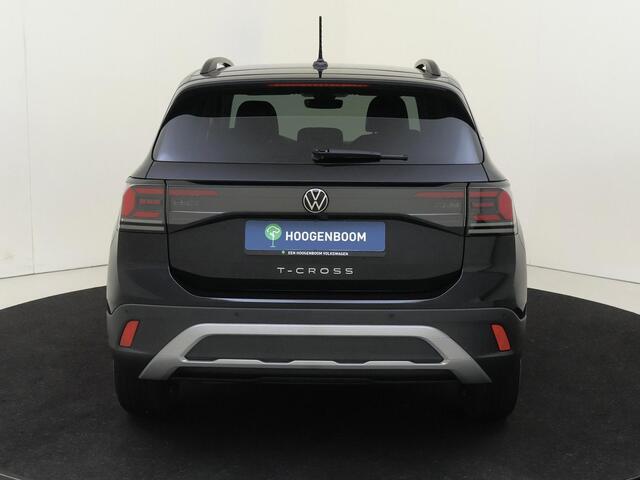 Volkswagen T-Cross Life Edition | 'App-Connect' draadloze smartphone integratie | Achterlichten LED | Afstandscontrolesysteem (Front Assist)