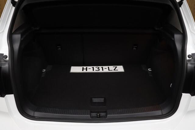 Volkswagen T-Cross 1.0 TSI Life | Trekhaak | Adaptive-cruise | Parkeersensoren V+A | Navigatie | Clima | Stoelverwarming | LM Velgen | Dodehoekdetectie