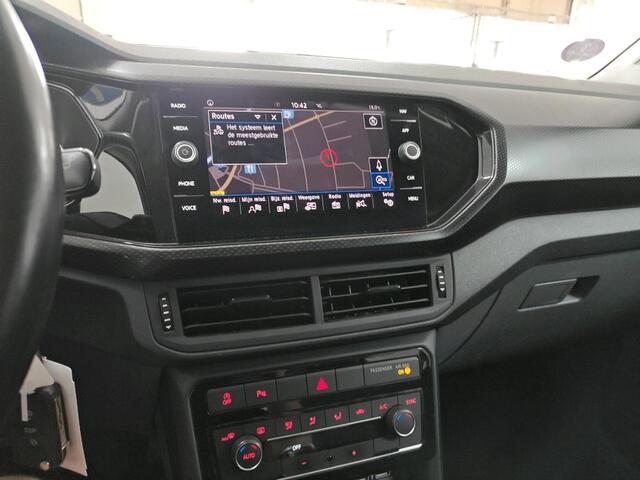 Volkswagen T-Cross 1.0 TSI Life / CRUISE/ PARK.SENSOREN/ NAVI/ CLIMA/ 16'' LMV