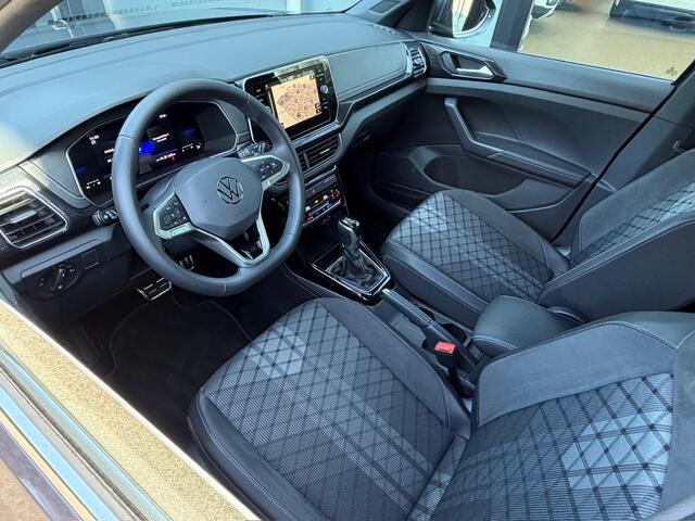Volkswagen T-Cross 1.5 TSI 150pk DSG R-Line | Camera | Trekhaak | Navi | IQ light | Rijklaar incl. garantie