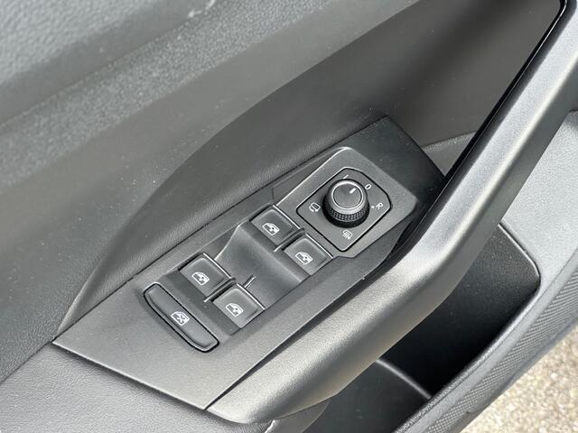 Volkswagen T-Cross 1.0 TSI Goal | Navi | Climate | Led | Stoelverwarming | Adap. Cruise | 4-Season | Rijklaar incl. garantie