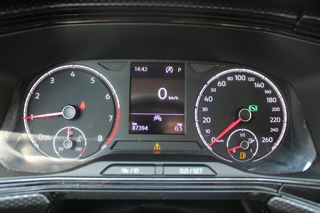 Volkswagen T-Cross 1.0 TSI Life Trekhaak | Achteruitrijcamera | Dodehoekdetectie