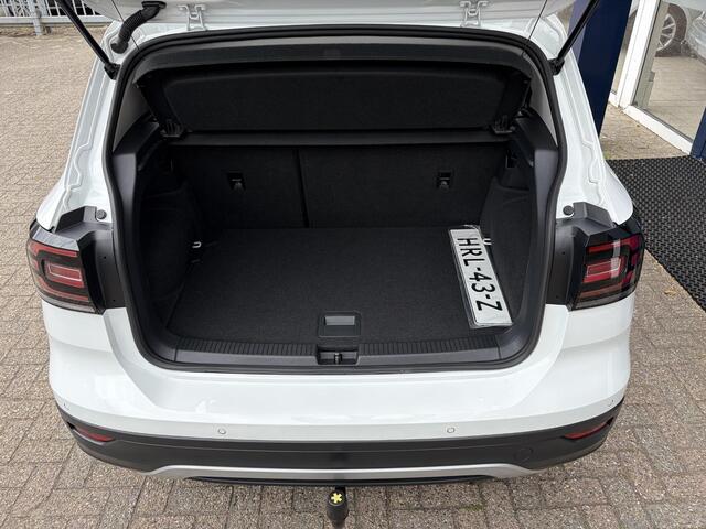 Volkswagen T-Cross 1.0 TSI Style / Adaptieve Cruise-Control / Stoelverwarming / Trekhaak / Apple-Carplay & Android-Auto / LED / Keyless / Dodehoek-Detectie / Climate-Control / DAB Radio-Bluetooth / Getint-Glas / PDC V+A met Camera / 17'' LMV / All-Seasons / ENZ.