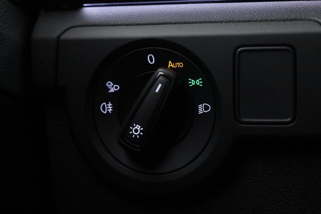 Volkswagen T-Cross 1.0 TSI R-Line DSG | IQ. Light | Apple CarPlay | Camera + PDC | Adapt. Cruise | 18'' | Digi. Cockpit |