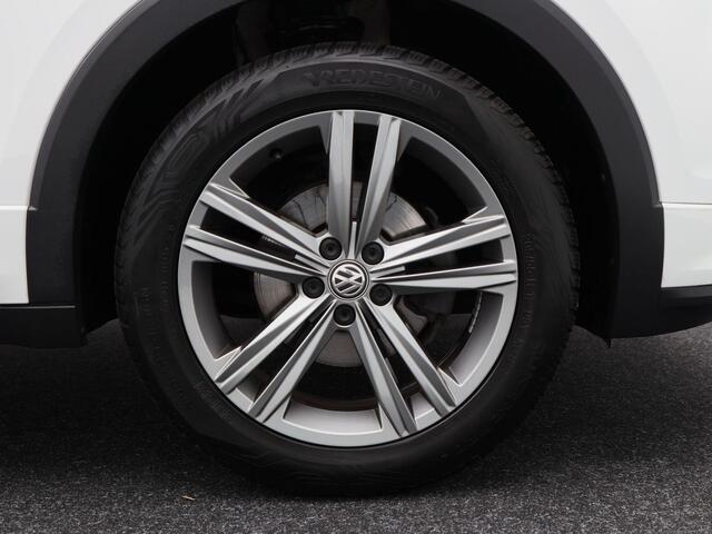 Volkswagen T-Cross 1.0 TSi 115 Pk Automaat Life | Trekhaak | Adaptive Cruise | Airco | Navigatie | CarPlay |17 Inch | 47.641 Km !!