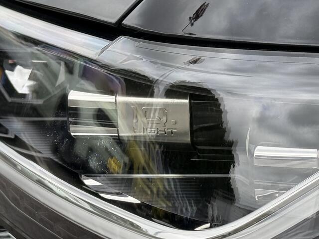 Volkswagen T-Cross 1.5 TSI R-Line Edition Dodehoek / Trekhaak / Carplay / Navi / Adapt. Cruise / Stoelverwarming