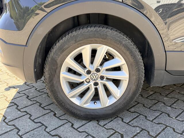 Volkswagen T-Cross 1.0 TSI Life *Trekhaak*All-weather banden*