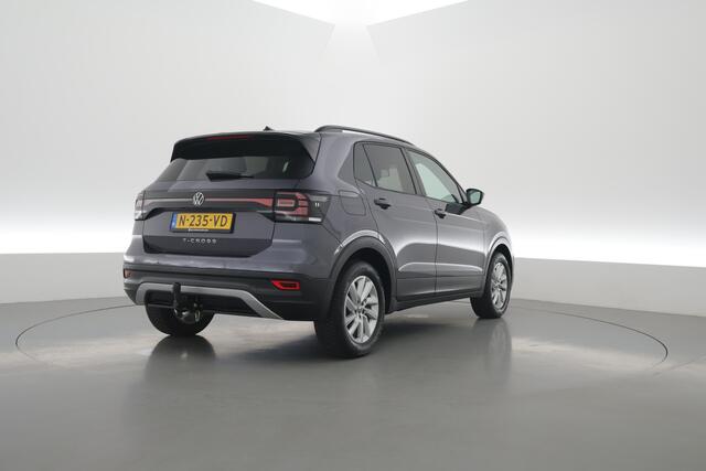 Volkswagen T-Cross 1.0 TSI Life | Adapt. Cruise | Trekhaak | PDC V+A | All Season | Navi | Apple CarPlay & Android Auto