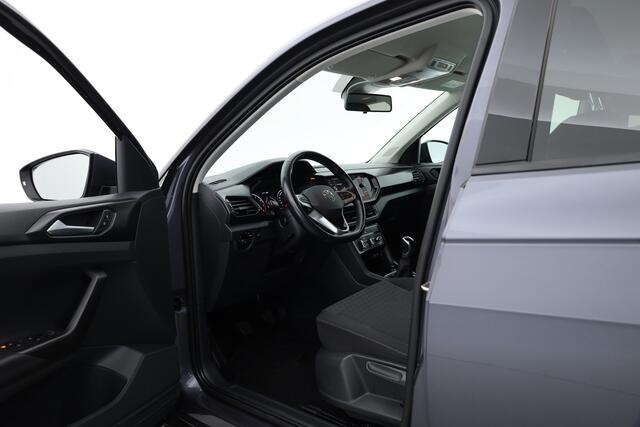 Volkswagen T-Cross 1.0 TSI Life | Adapt. Cruise | Trekhaak | PDC V+A | All Season | Navi | Apple CarPlay & Android Auto