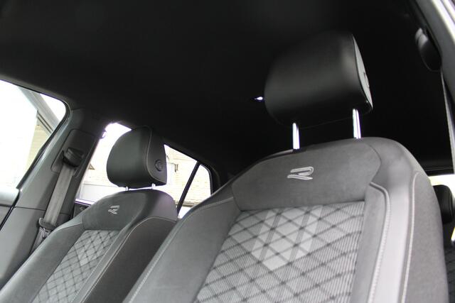 Volkswagen T-Cross 1.0 TSI R-Line | Adaptieve cruise | Achteruitrijcamera | IQ-Light