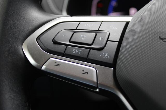 Volkswagen T-Cross 1.0 TSI R-Line | Adaptieve cruise | Achteruitrijcamera | IQ-Light