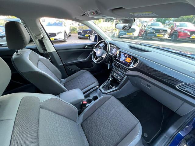 Volkswagen T-Cross 1.0 TSI Life AUTOMAAT | NAVIGATIE | APPLE CARPLAY | ANDROID AUTO | 17 INCH LMV | STOELVERWARMING | ADAPTIVE CRUISE CONTROL |