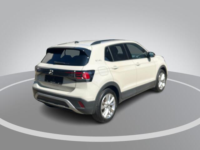 Volkswagen T-Cross 1.0 TSI 115pk DSG Life Edition · Apple/Android Car Play · Navigatie · Dodehoek Detectie · Trekhaak · 17'' Inch · Clima · Stoelverwarming ·