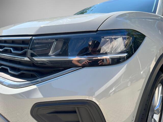 Volkswagen T-Cross 1.0 TSI 115pk DSG Life Edition · Apple/Android Car Play · Navigatie · Dodehoek Detectie · Trekhaak · 17'' Inch · Clima · Stoelverwarming ·