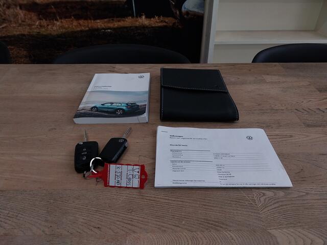 Volkswagen T-Cross 1.5 TSI 150 PK AUTOMAAT Business R LINE 1e EIGENAAR ADAPT CRUISE CAMERA LED NAVI ECC