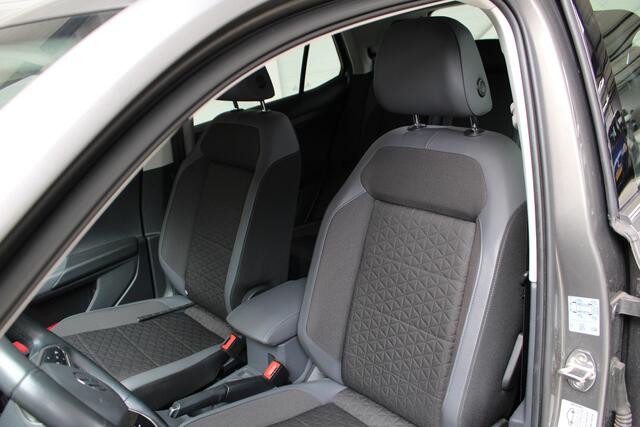 Volkswagen T-Cross 1.5 TSI DSG R-LIne Exterieur | Navigatie | PDC | 18 inch LM | Stoelverw.