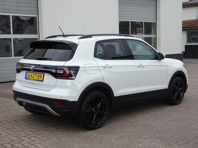 Volkswagen T-Cross 1.0 TSI Life Automatische airco, navigatie, apple carplay-android auto, trekhaak, licht metalen velgen 17 inch, parkeer sensoren voor en achter, enz.