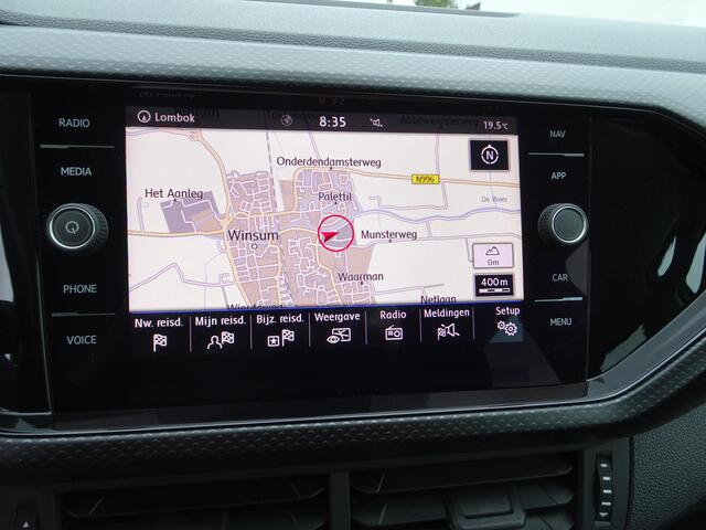 Volkswagen T-Cross 1.0 TSI Life Automatische airco, navigatie, apple carplay-android auto, trekhaak, licht metalen velgen 17 inch, parkeer sensoren voor en achter, enz.