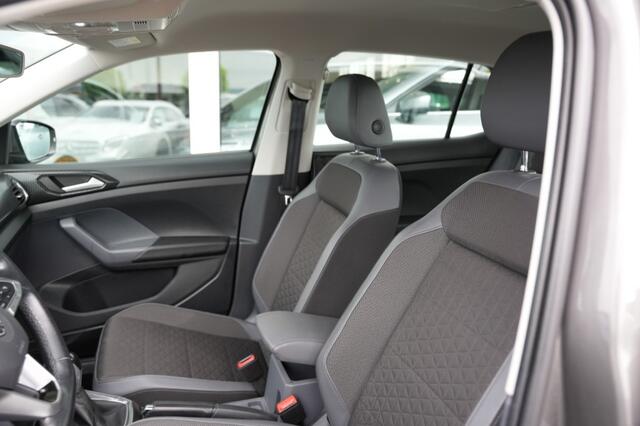 Volkswagen T-Cross 1.0 TSI R line, Carplay, Camera , Navi,