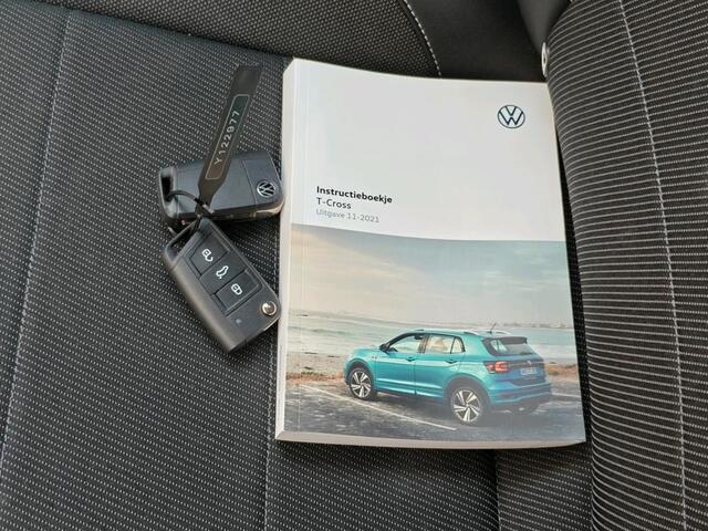 Volkswagen T-Cross 1.0 TSI Style / AUTOMAAT/ CRUISE/ PARK.SENSOREN V+A/ DIGITAL DASH/ NAVI/ CLIMA/ LED/ 18'' LMV