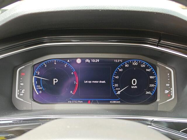 Volkswagen T-Cross 1.0 TSI Style / AUTOMAAT/ CRUISE/ PARK.SENSOREN V+A/ DIGITAL DASH/ NAVI/ CLIMA/ LED/ 18'' LMV