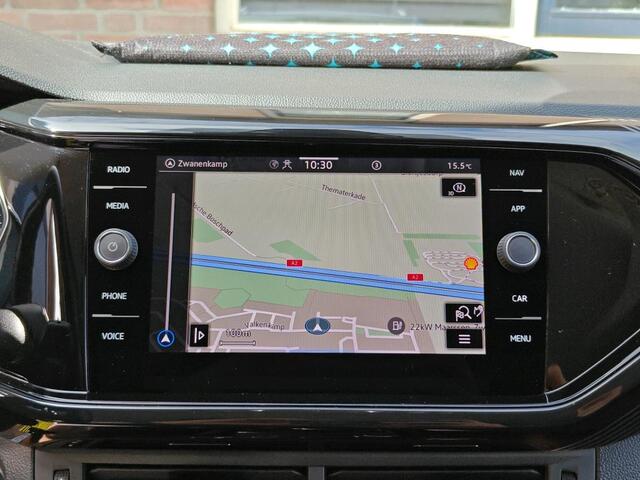 Volkswagen T-Cross 1.0 TSI Style / AUTOMAAT/ CRUISE/ PARK.SENSOREN V+A/ DIGITAL DASH/ NAVI/ CLIMA/ LED/ 18'' LMV