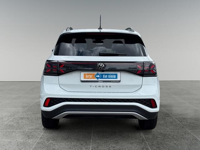 Volkswagen T-Cross 1.5 150pk TSI R-Line Edition Dodehoeksensoren | Navigatiesysteem | Achteruitrijcamera