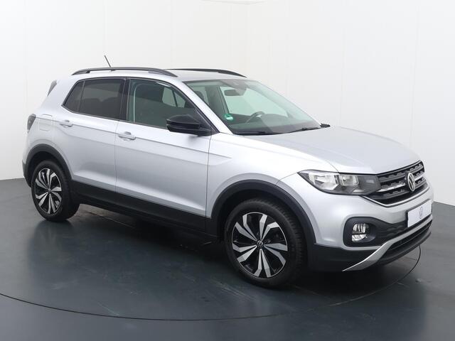Volkswagen T-Cross 1.0 TSI Life | 110 PK | Adaptive Cruise Control | Draadloze telefoonlader | Navigatiesysteem | Parkeersensoren | 17" LM velgen | Alarmsysteem | Apple Carplay / Android Auto |