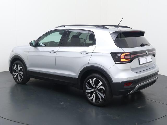 Volkswagen T-Cross 1.0 TSI Life | 110 PK | Adaptive Cruise Control | Draadloze telefoonlader | Navigatiesysteem | Parkeersensoren | 17" LM velgen | Alarmsysteem | Apple Carplay / Android Auto |