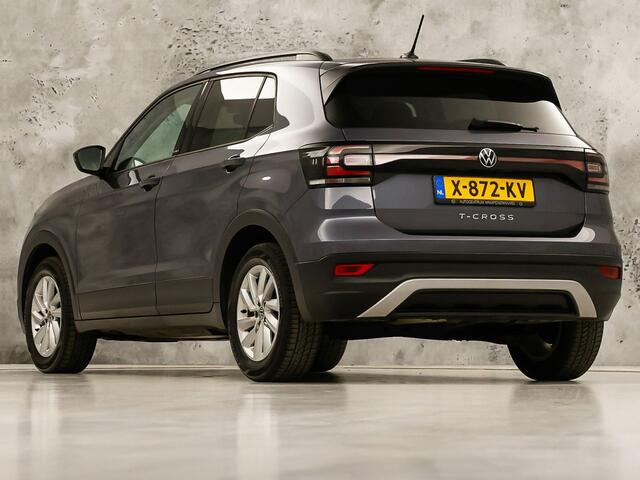 Volkswagen T-Cross 1.0 TSI Life Sport (APPLE CARPLAY, GROOT NAVI, CLIMATE, STOELVERWARMING, SPORTSTOELEN, GETINT GLAS, CRUISE, NIEUWSTAAT)