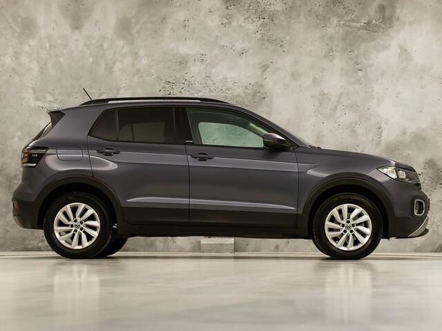 Volkswagen T-Cross 1.0 TSI Life Sport (APPLE CARPLAY, GROOT NAVI, CLIMATE, STOELVERWARMING, SPORTSTOELEN, GETINT GLAS, CRUISE, NIEUWSTAAT)
