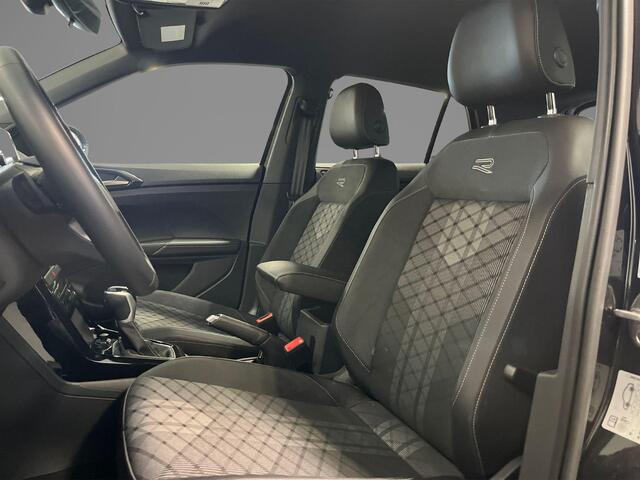 Volkswagen T-Cross 1.5 TSI 150pk DSG R-Line · Trekhaak · Apple/Android Car Play Camera · Navigatie · Stoelverwarming · P-Sensoren · 17'' Inch · Garantie t/m 26-10-2027