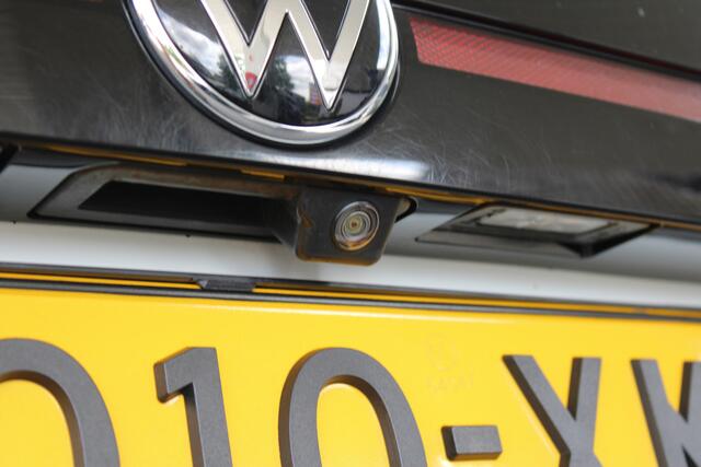 Volkswagen T-Cross 1.0 TSI Life Business | Achteruitrijcamera | Trekhaak | Adaptieve cruise