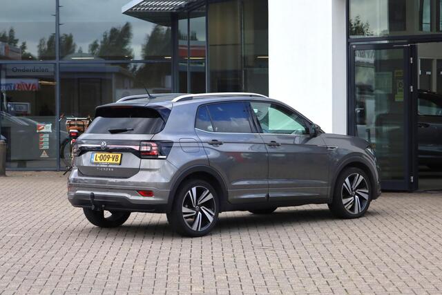 Volkswagen T-Cross 1.0 TSI Style Door ons geleverd en onderhouden, achteruitrijcamera (Rear View), parkeersensoren voor en achter (PDC), navigatie, 2-zone climatronic, adaptieve cruise control (ACC), privacy glas, digital cockpit pro, elektrisch verstel-, verwarm- en inklapbare buitenspiegels, multifunctioneel lederen stuurwiel, grootlichtassistent (Light Assist), dodehoekdetectie (Side Assist), draadloze telefoonlader, keyless go & entry etc.