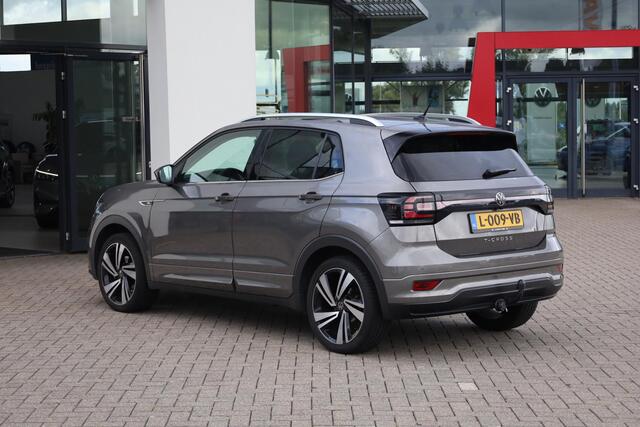 Volkswagen T-Cross 1.0 TSI Style Door ons geleverd en onderhouden, achteruitrijcamera (Rear View), parkeersensoren voor en achter (PDC), navigatie, 2-zone climatronic, adaptieve cruise control (ACC), privacy glas, digital cockpit pro, elektrisch verstel-, verwarm- en inklapbare buitenspiegels, multifunctioneel lederen stuurwiel, grootlichtassistent (Light Assist), dodehoekdetectie (Side Assist), draadloze telefoonlader, keyless go & entry etc.