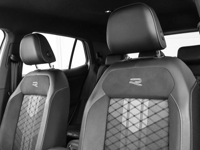 Volkswagen T-Cross 1.5 TSI 150pk DSG R-Line Edition Camera · Afneembare trekhaak · Stoelverwarming · Matrix LED · Apple/Android Car Play · 17"Velgen ·