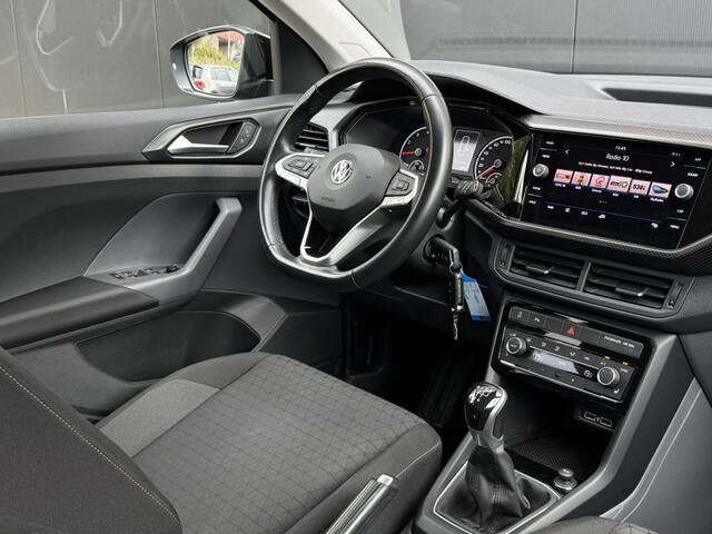 Volkswagen T-Cross Style 1.0TSI 110PK/Adap cruise/Dodehoek/Stoelverwarm/Apple Carplay/